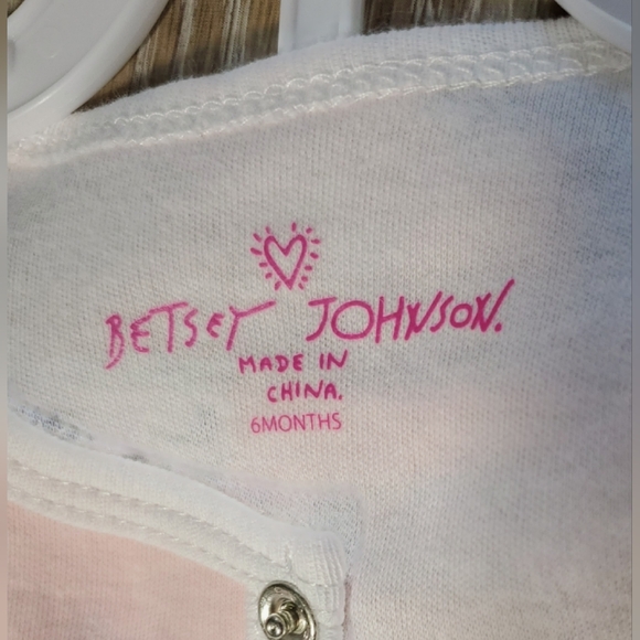 Betsy Johnson set of 2 pink, gray and white footed pajamas Size 6 months - Picture 13 of 16